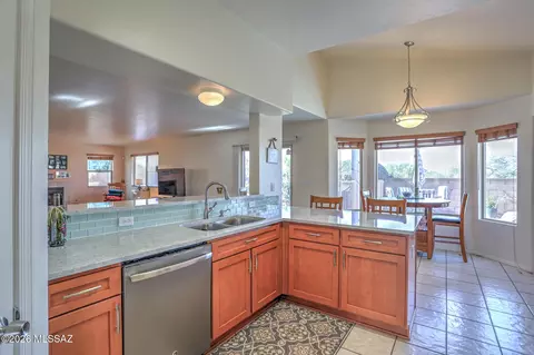 Kitchen - 10236 E Buffaloberry Loop, Tucson, AZ 85748 photo 1 of 5
