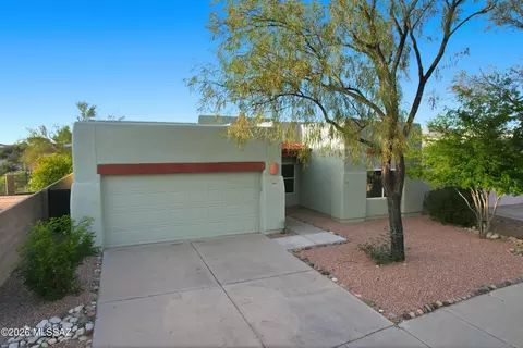 6449 N Shadow Bluff Dr, Tucson, AZ 85704
