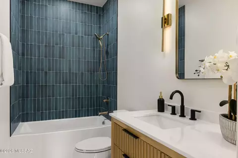 Bath - 3723 E Wetstones Rd, Vail, AZ 85641 photo 4 of 4