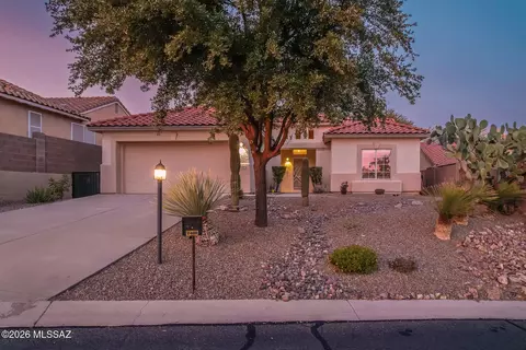 2480 W Tom Watson Dr, Tucson, AZ 85742