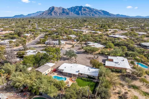 6821 N Cassim Pl, Tucson, AZ 85704
