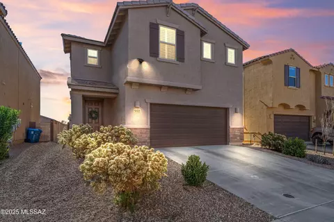 902 E Prairie Field Ln, Sahuarita, AZ 85629