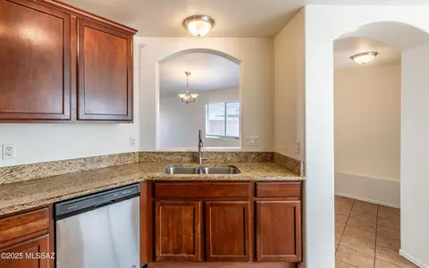 Kitchen - 5295 E Agave Vista Dr, Tucson, AZ 85756 photo 2 of 3
