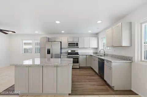 6600 N Galaxy Rd, Tucson, AZ 85741