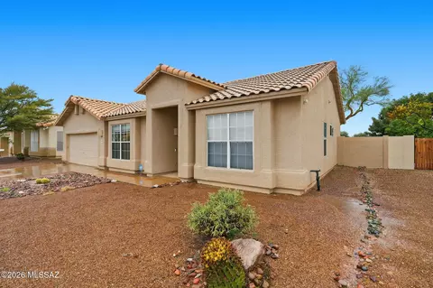 8949 N Willeta Dr, Tucson, AZ 85743