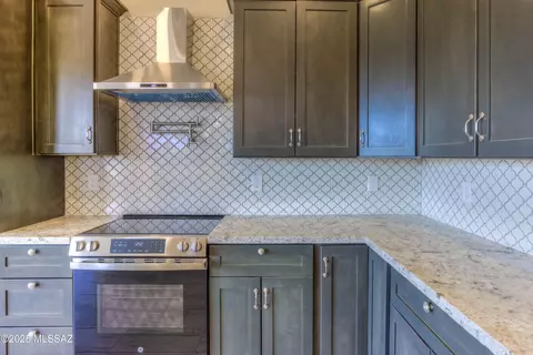 Kitchen - 13407 S Sundown Ranch Rd, Vail, AZ 85641 photo 7 of 7