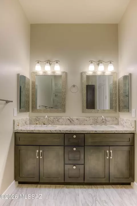Bath - 13407 S Sundown Ranch Rd, Vail, AZ 85641 photo 4 of 5