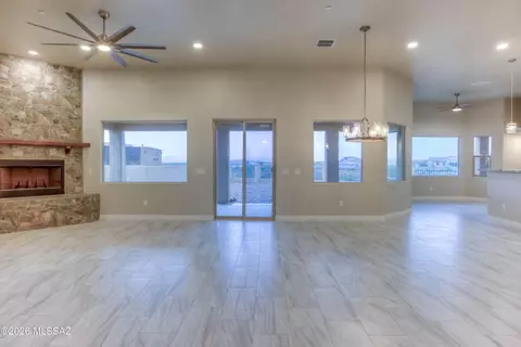 Living - 13407 S Sundown Ranch Rd, Vail, AZ 85641 photo 2 of 6
