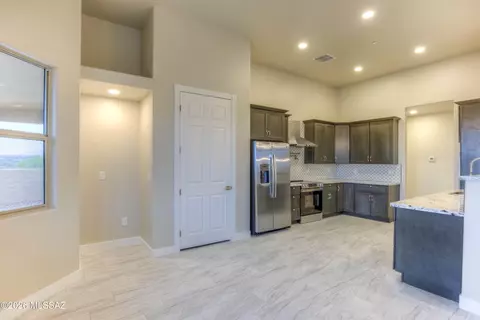 Kitchen - 13407 S Sundown Ranch Rd, Vail, AZ 85641 photo 2 of 7