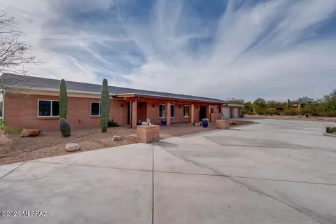 11000 E Roger Rd, Tucson, AZ 85749