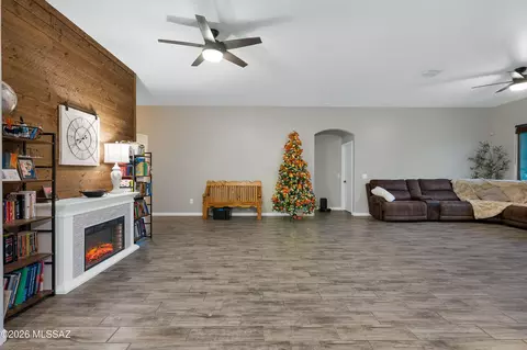 Living - 13561 E Aviara Pl, Vail, AZ 85641 photo 2 of 2