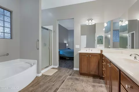 Bath - 13561 E Aviara Pl, Vail, AZ 85641 photo 1 of 2