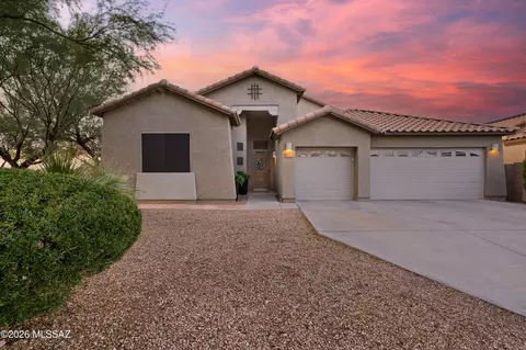 Exterior - 13561 E Aviara Pl, Vail, AZ 85641 photo 2 of 12