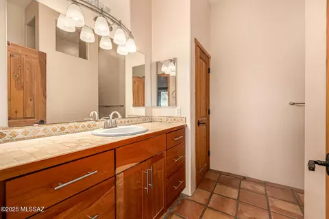 Bath - 6828 E Diamondback Rd, Saint David, AZ 85630 photo 1 of 3