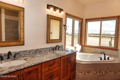 Bath - 6767 E De Vaca Cir, Saint David, AZ 85630 photo 1 of 7