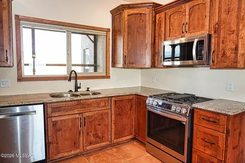 Kitchen - 6767 E De Vaca Cir, Saint David, AZ 85630 photo 3 of 4
