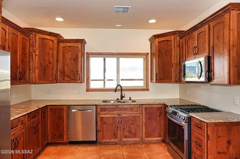 Kitchen - 6767 E De Vaca Cir, Saint David, AZ 85630 photo 4 of 4