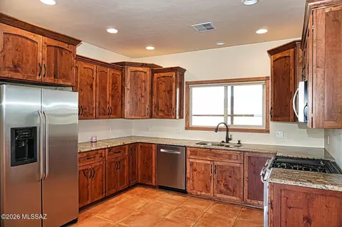 Kitchen - 6767 E De Vaca Cir, Saint David, AZ 85630 photo 2 of 4