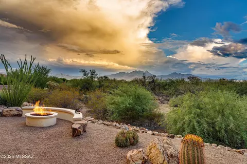 2198 E Madera Plateau Dr, Green Valley, AZ 85614