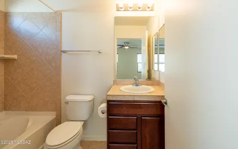 Bath - 5283 E Desert Straw Ln, Tucson, AZ 85756 photo 1 of 2
