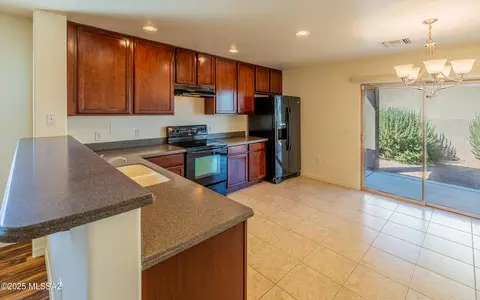 Kitchen - 5283 E Desert Straw Ln, Tucson, AZ 85756 photo 2 of 3