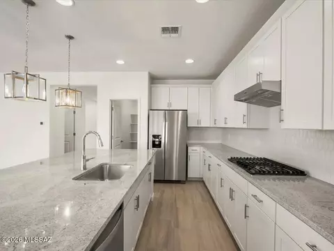 13267 E Paul Marsh Dr, Tucson, AZ 85747