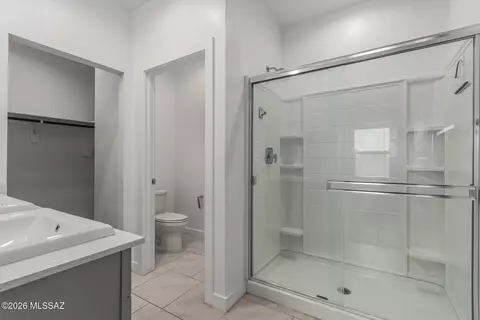Bath - 12711 E Joffroy Dr, Vail, AZ 85641 photo 1 of 2