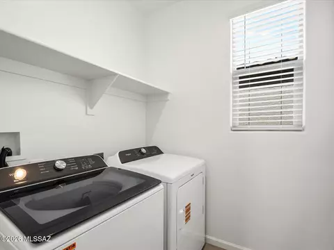 9775 N Summerstone Ave, Tucson, AZ 85743