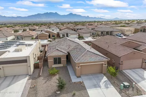 870 N Camino Cerro Morado, Green Valley, AZ 85614