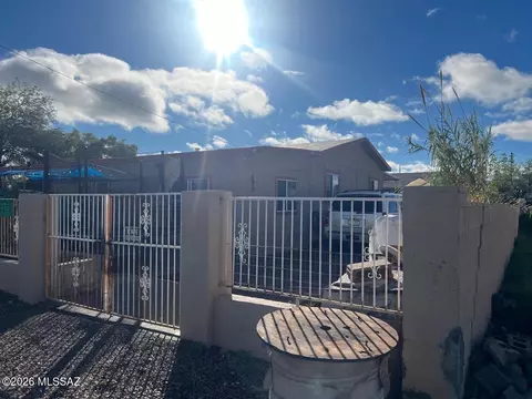 3250 E Holladay St, Tucson, AZ 85706