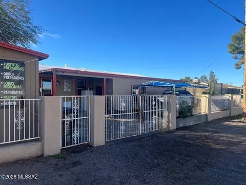 3250 E Holladay St, Tucson, AZ 85706 photo 2