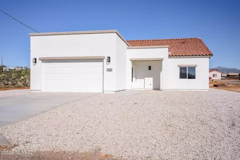 1825 Via Nueva Zelandia, Rio Rico, AZ 85648