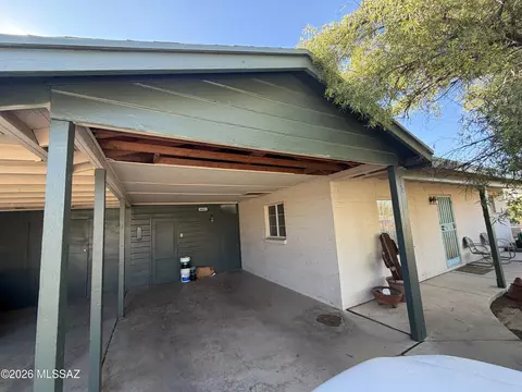 943 W Calle Garcia, Tucson, AZ 85706