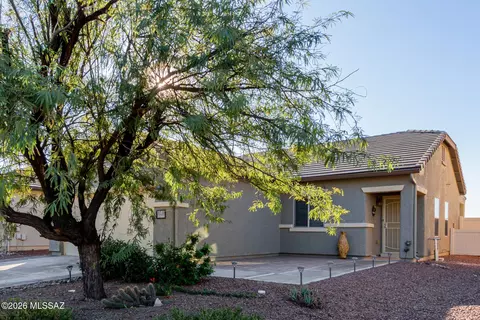 34660 S Pioneer Way, Red Rock, AZ 85145