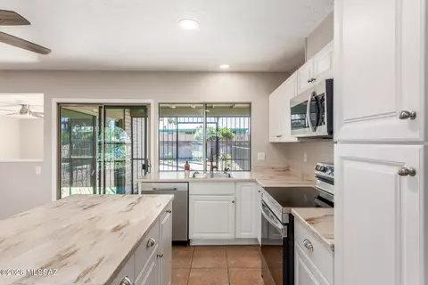 Kitchen - 9562 E 29th St, Tucson, AZ 85748 photo 3 of 3