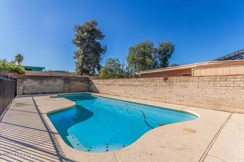 Exterior - 9562 E 29th St, Tucson, AZ 85748 photo 5 of 8