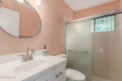 Bath - 9562 E 29th St, Tucson, AZ 85748 photo 1 of 2
