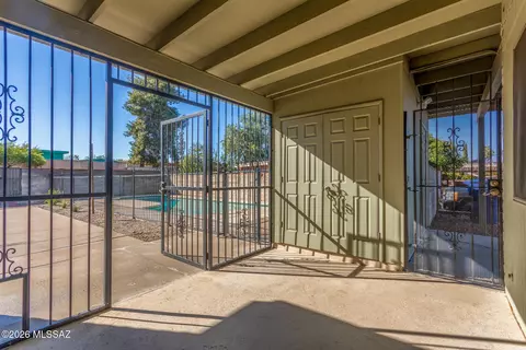 Exterior - 9562 E 29th St, Tucson, AZ 85748 photo 3 of 8