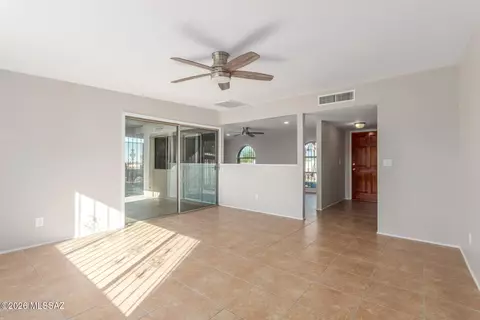 Living - 9562 E 29th St, Tucson, AZ 85748 photo 1 of 4
