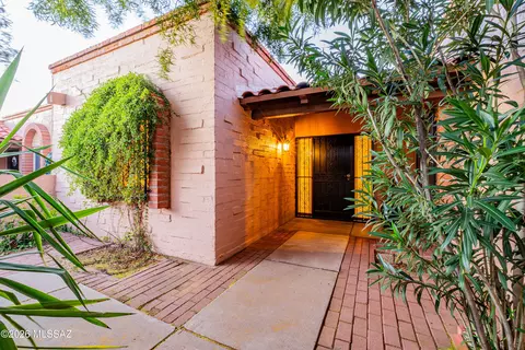 4209 E Presidio Rd, Tucson, AZ 85712
