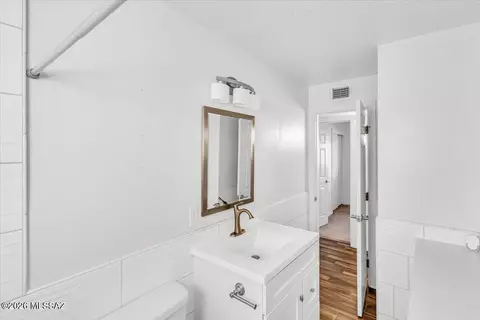 Bath - 6162 E 16th St, Tucson, AZ 85711 photo 4 of 6