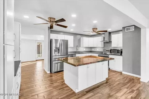 Kitchen - 6162 E 16th St, Tucson, AZ 85711 photo 1 of 7