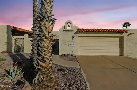 1070 W Calle Excelso, Green Valley, AZ 85614