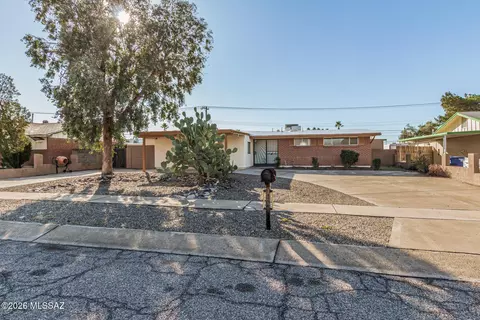 7416 E Beverly Dr, Tucson, AZ 85710