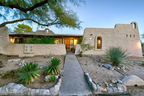 5218 N Tigua Dr, Tucson, AZ 85704