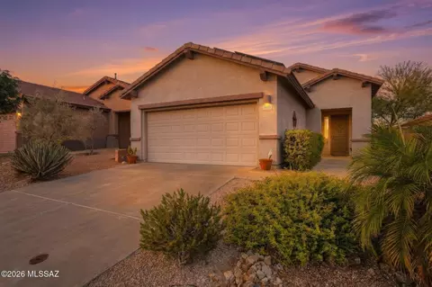 1046 W Pastora Peak Dr, Green Valley, AZ 85614