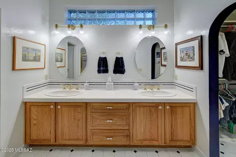 Bath - 2315 E 2nd St, Tucson, AZ 85719 photo 1 of 3