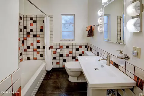 Bath - 2315 E 2nd St, Tucson, AZ 85719 photo 3 of 3