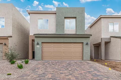 8821 N Sherry Cervi Way, Tucson, AZ 85743