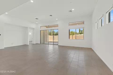 14733 N Blue Juniper Ln, Marana, AZ 85658